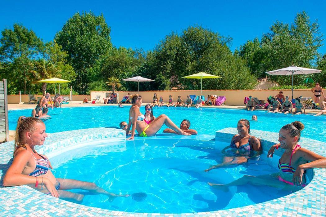 Camping Tranche Sur Mer Appartement Angles  Buitenkant foto